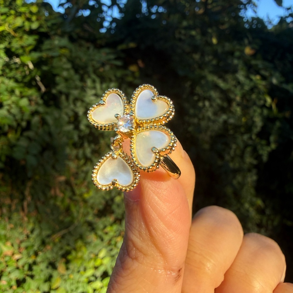 Gold and White Heart Ring SIZE 7 - Picture 5 of 12